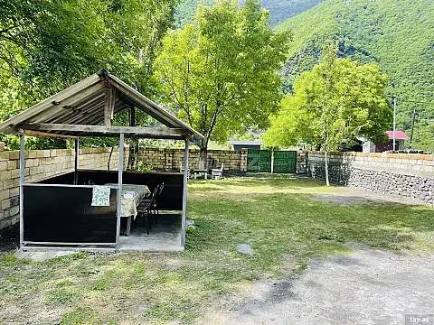 Kirayə verilir 4 otaqlı həyət evi 120 m² — Qax 4 otaq 120.00 m²