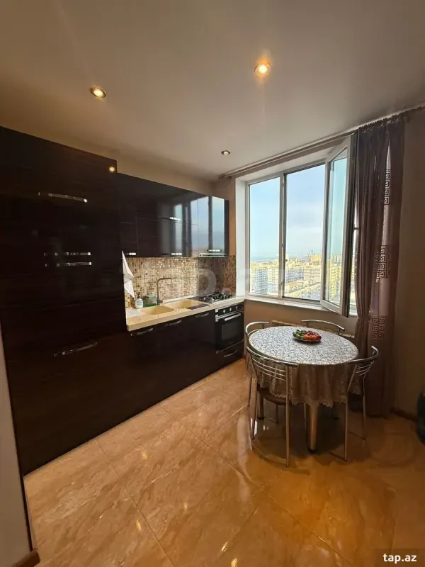 Satılır 3 otaqlı yeni tikili 80 m²