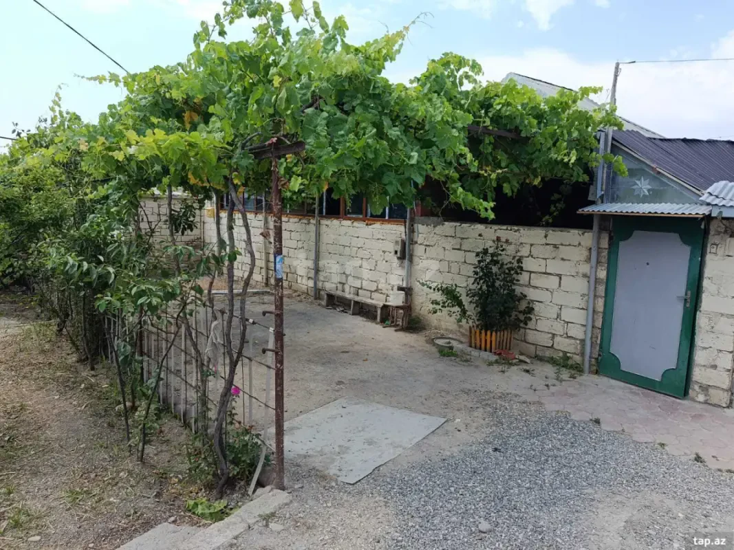 Satılır 4 otaqlı həyət evi 60 m²