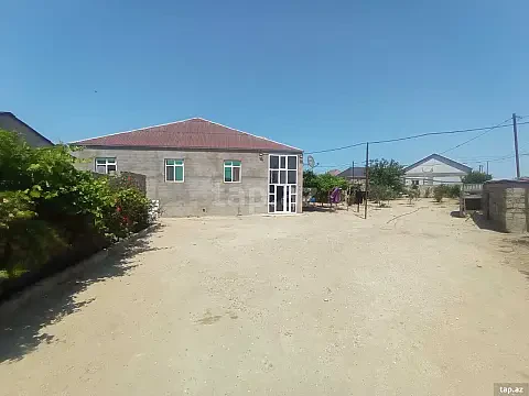 Satılır 4 otaqlı həyət evi 140 m² — Bakı 4 otaq 140.00 m²