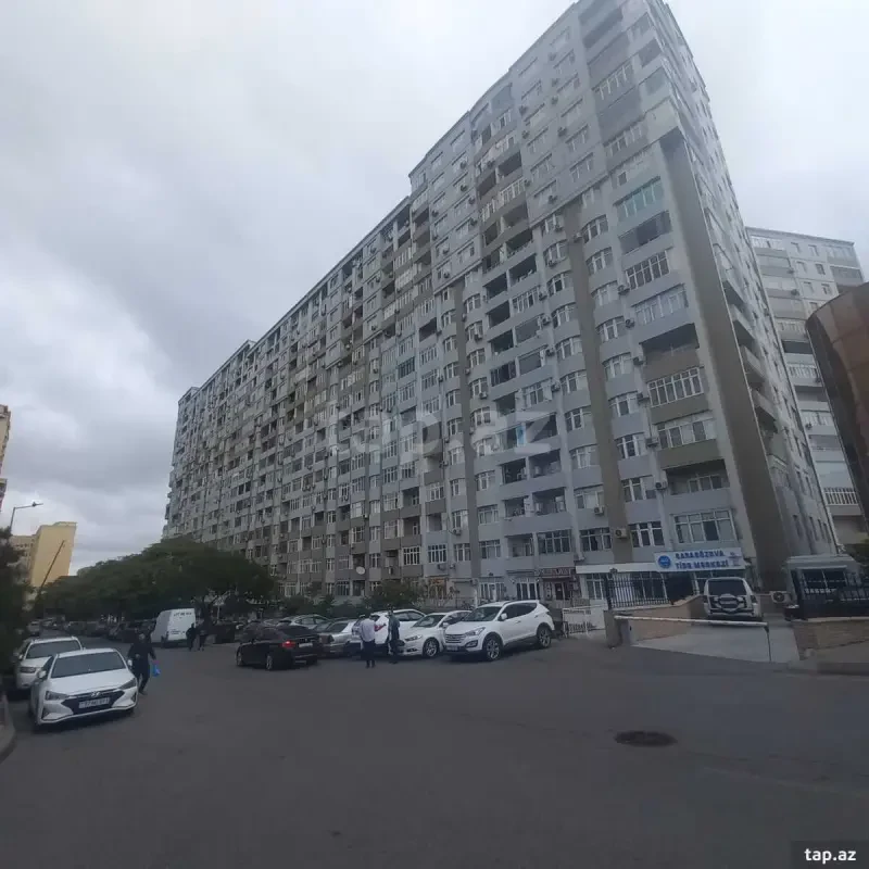 Satılır 3 otaqlı yeni tikili 110 m²