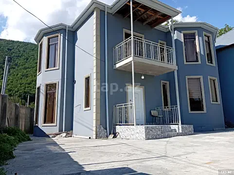 Kirayə verilir 5 otaqlı həyət evi 185 m² — Qax 5 otaq 185.00 m²