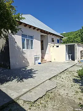 Satılır 4 otaqlı həyət evi 110 m² — Şəki 4 otaq 110.00 m²