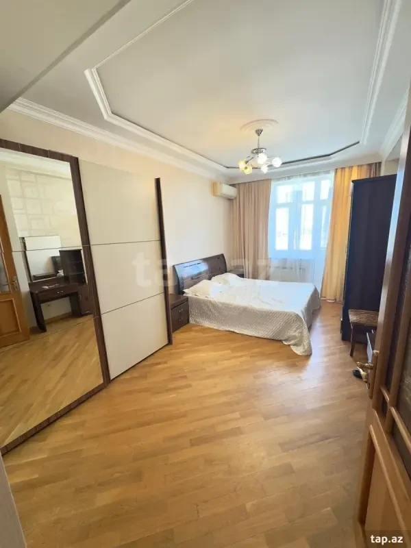 Kirayə verilir 2 otaqlı yeni tikili 75 m²