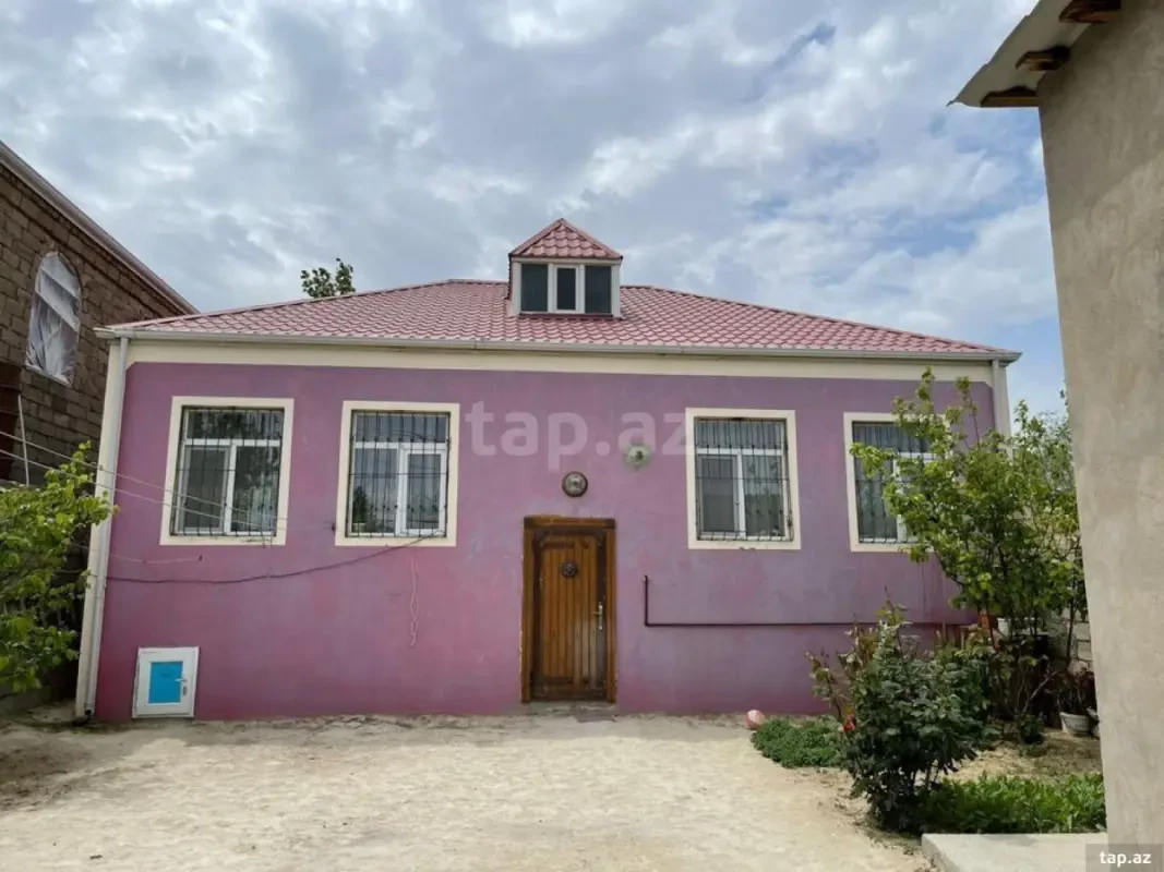 Satılır 4 otaqlı həyət evi 100 m²