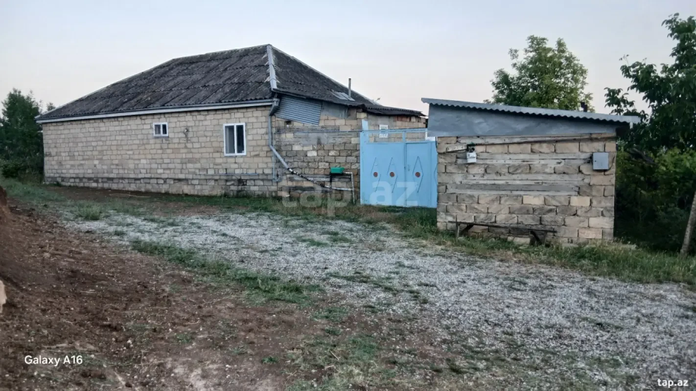 Satılır 5 otaqlı həyət evi 117 m²