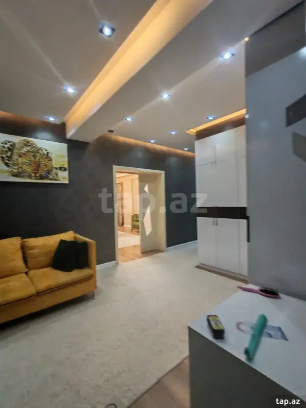 Kirayə verilir 3 otaqlı yeni tikili 120 m²