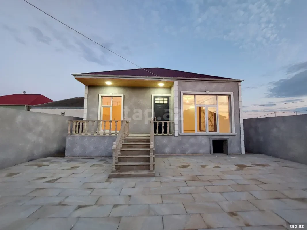 Satılır 3 otaqlı həyət evi 250 m²