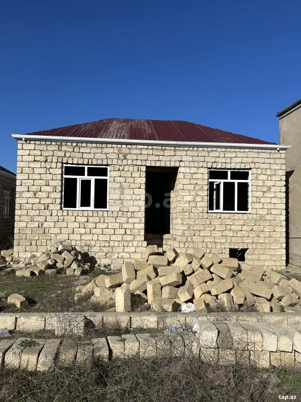 Satılır 4 otaqlı həyət evi 200 m²