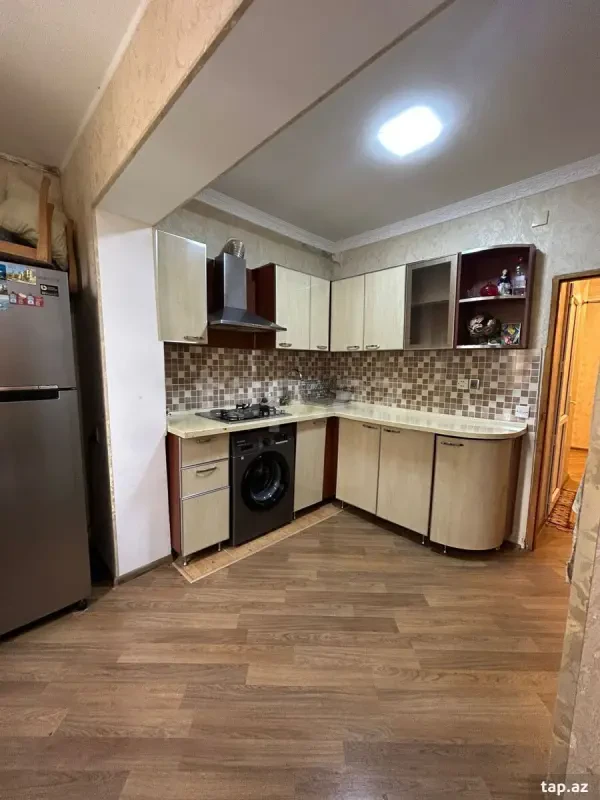 Satılır 5 otaqlı mənzil 100 m²