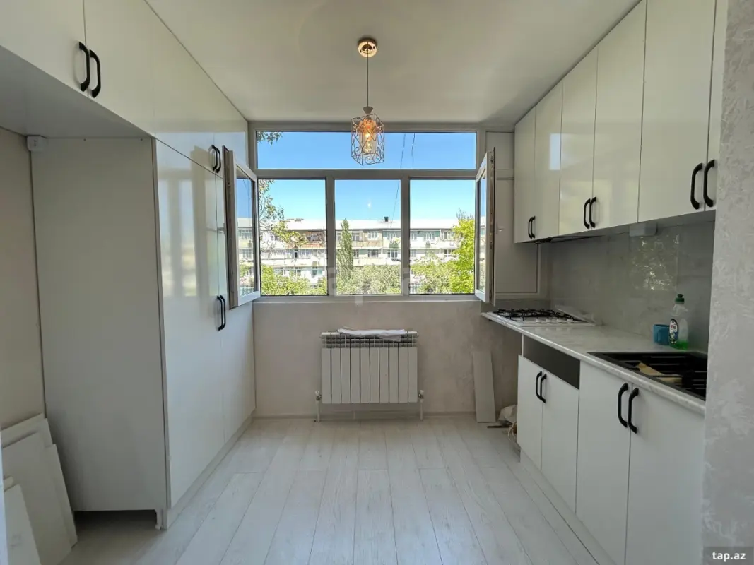 Satılır 4 otaqlı mənzil 90 m²