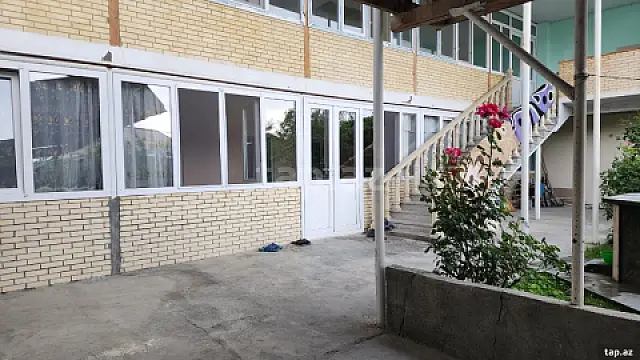 Kirayə verilir 5 otaqlı həyət evi 200 m² — Şəki 5 otaq 200.00 m²