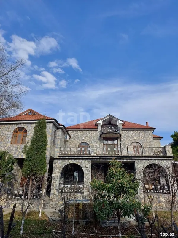 Kirayə verilir 5 otaqlı həyət evi 250 m²