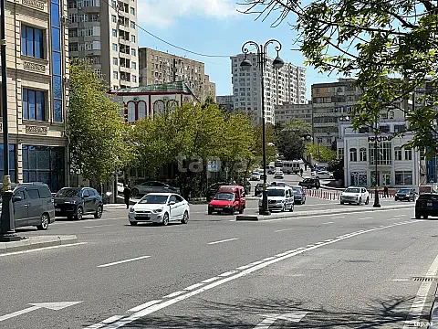 Satılır 3 otaqlı mənzil 80 m² — Bakı, Həzi Aslanov qəs. 3 otaq 80.00 m²