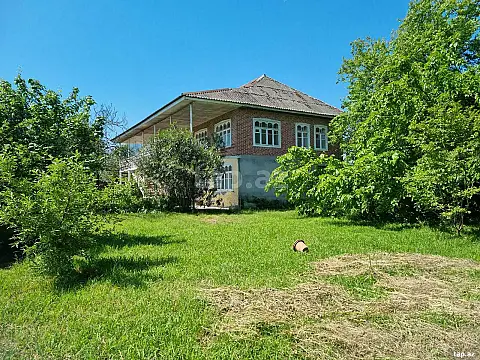 Satılır 8 otaqlı həyət evi 80 m² — Lənkəran 8 otaq 80.00 m²