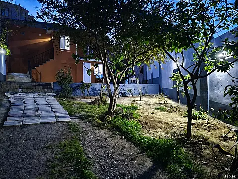 Satılır 5 otaqlı həyət evi 650 m² — Bakı 5 otaq 650.00 m²