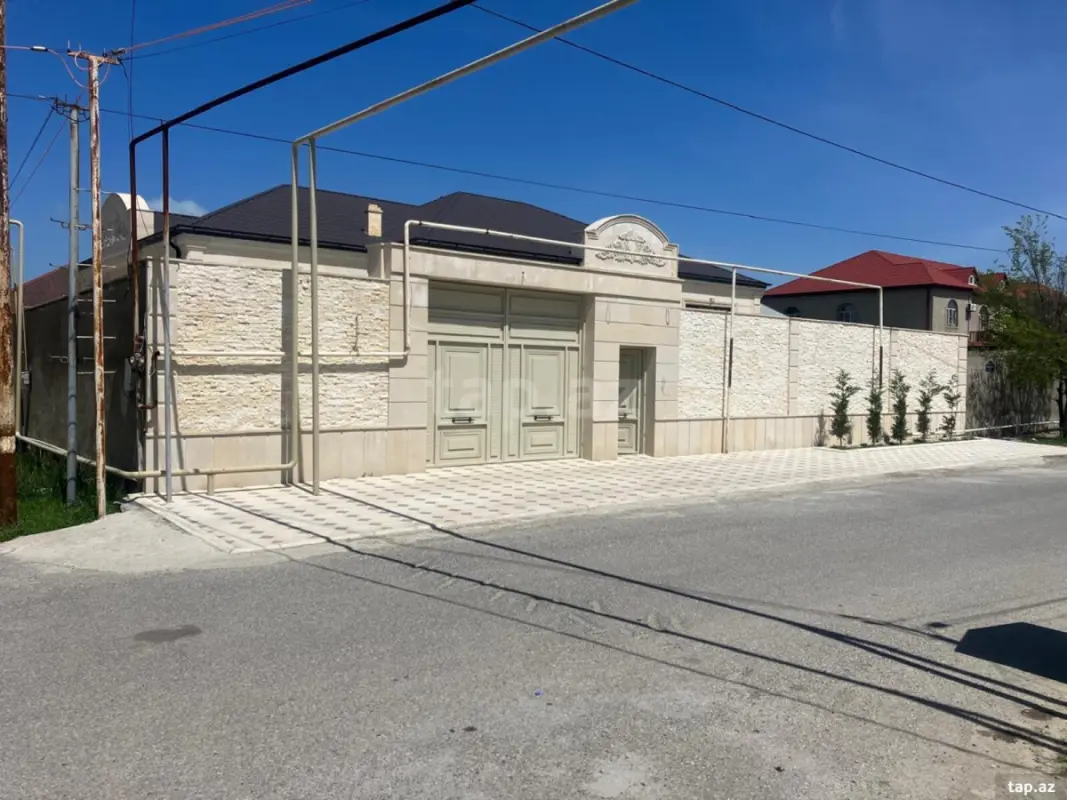 Satılır 4 otaqlı həyət evi 280 m²