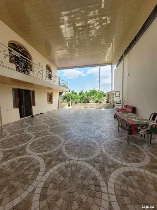 Satılır 5 otaqlı həyət evi 210 m²