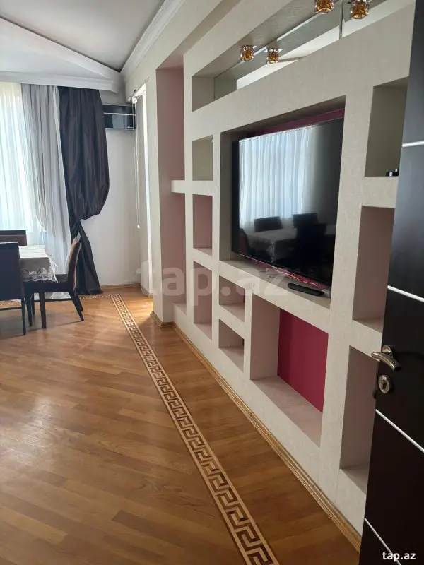 Kirayə verilir 3 otaqlı yeni tikili 120 m²