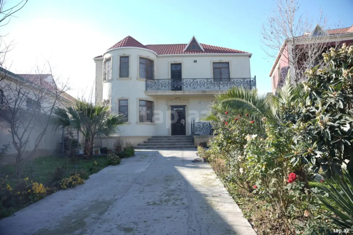 Satılır 7 otaqlı həyət evi 310 m²