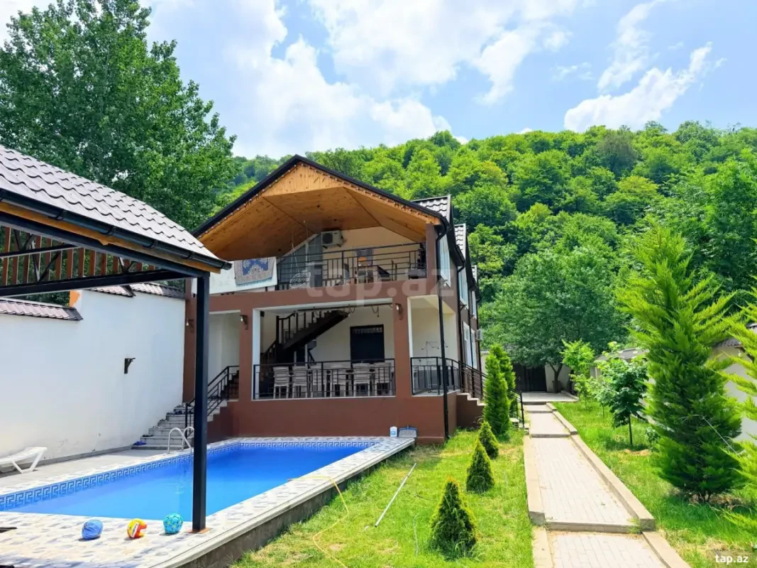 Kirayə verilir 6 otaqlı həyət evi 250 m²