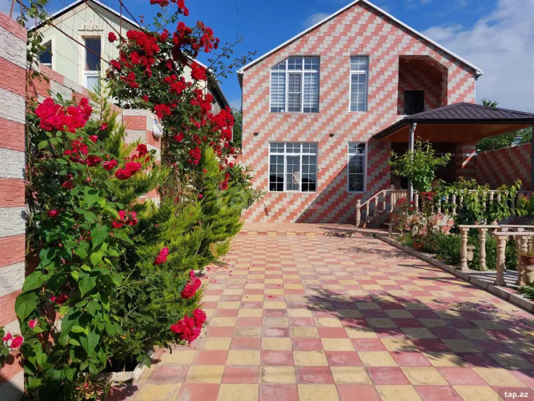 Satılır 3 otaqlı həyət evi 132 m²