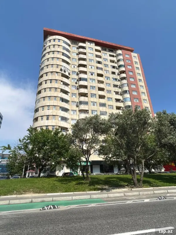 Satılır 3 otaqlı yeni tikili 115 m²