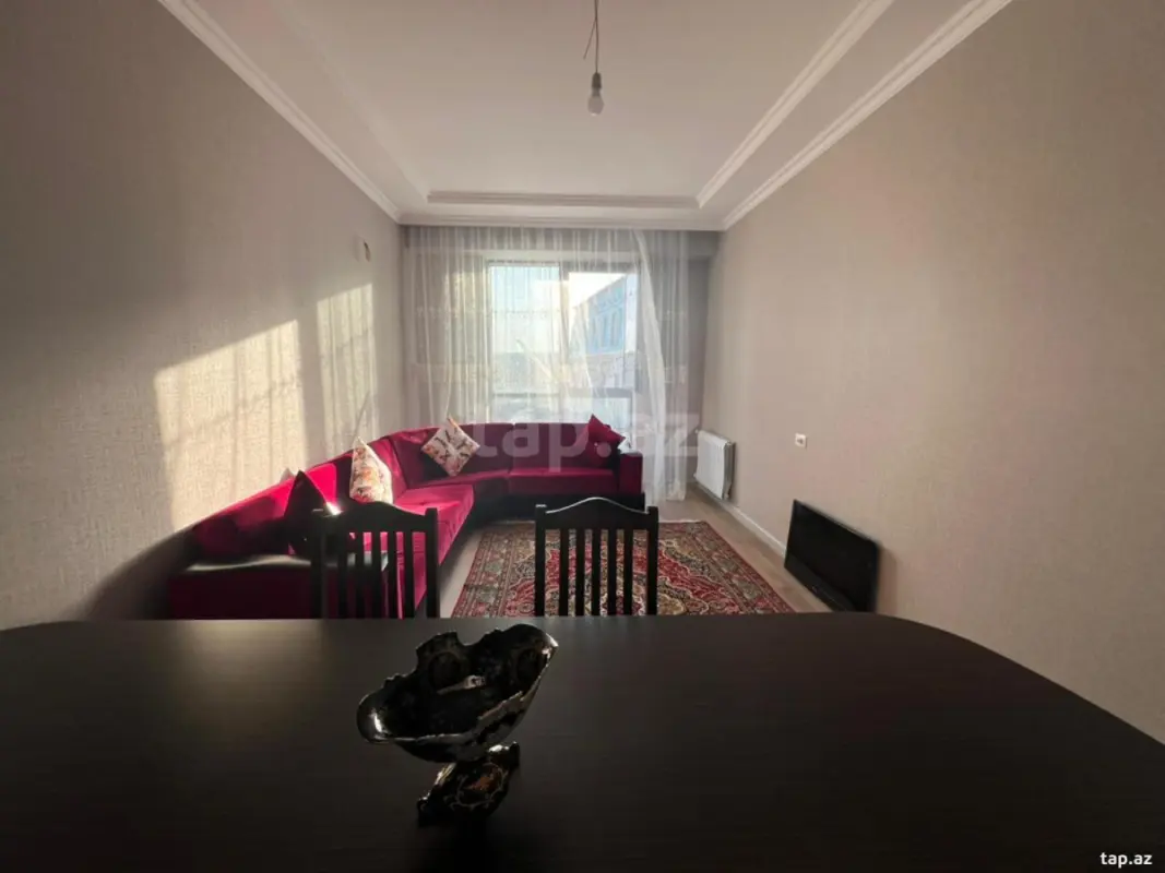 Kirayə verilir 3 otaqlı yeni tikili 80 m²