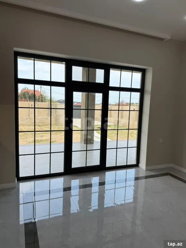Satılır 5 otaqlı həyət evi 230 m²