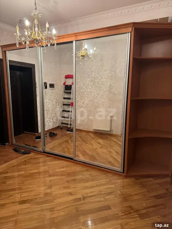 Kirayə verilir 3 otaqlı yeni tikili 135 m²