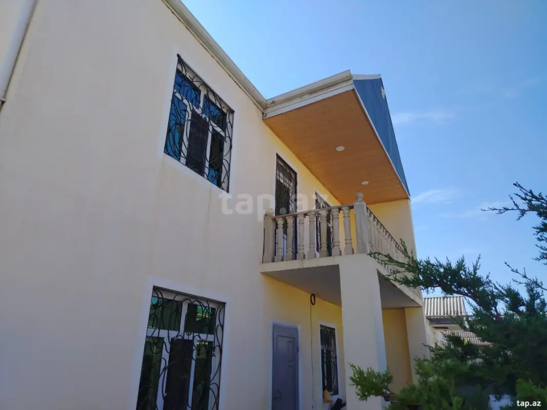 Satılır 4 otaqlı həyət evi 168 m²