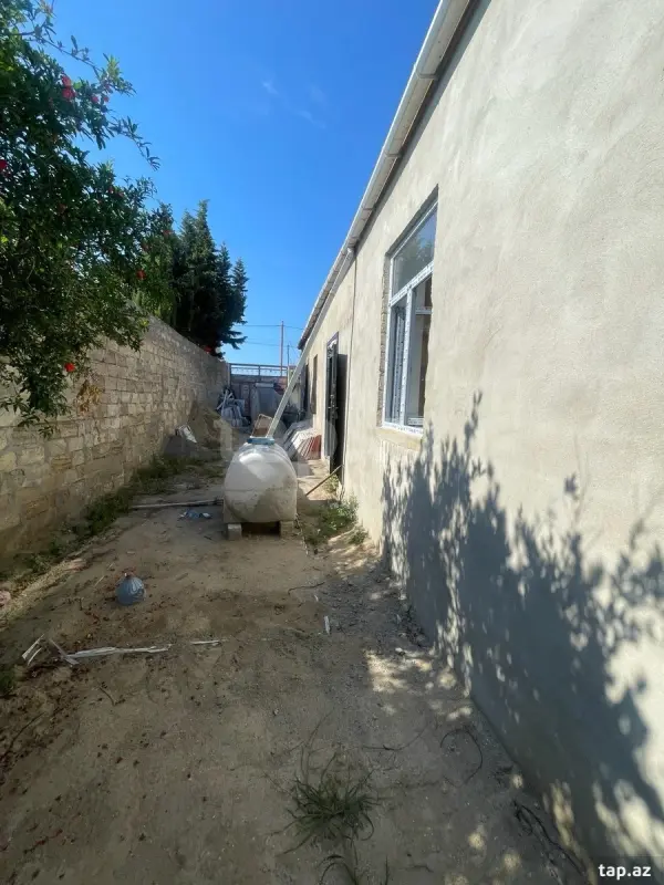 Satılır 4 otaqlı həyət evi 140 m²