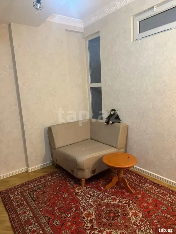 Kirayə verilir 3 otaqlı yeni tikili 90 m²