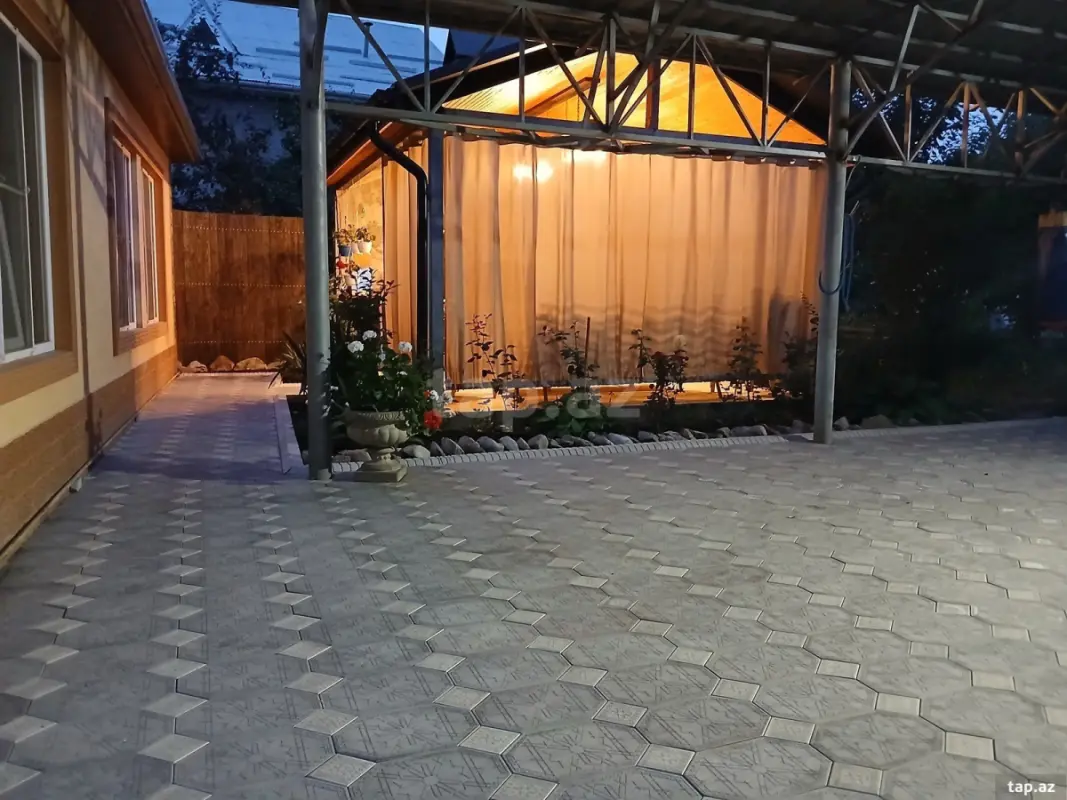 Kirayə verilir 2 otaqlı həyət evi 62 m²