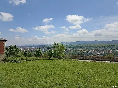 Satılır torpaq sahəsi — Quba
