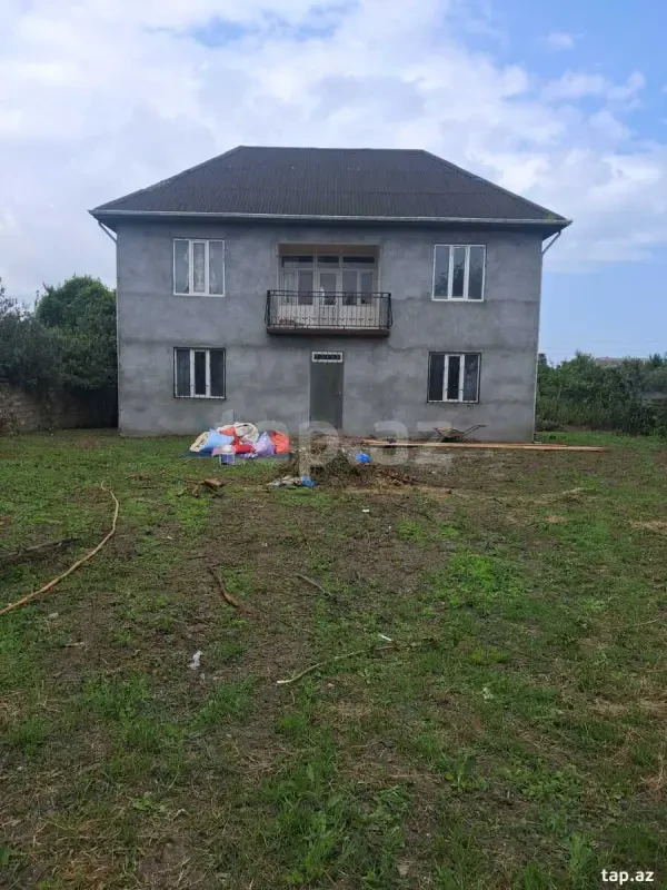 Satılır 6 otaqlı həyət evi 150 m²