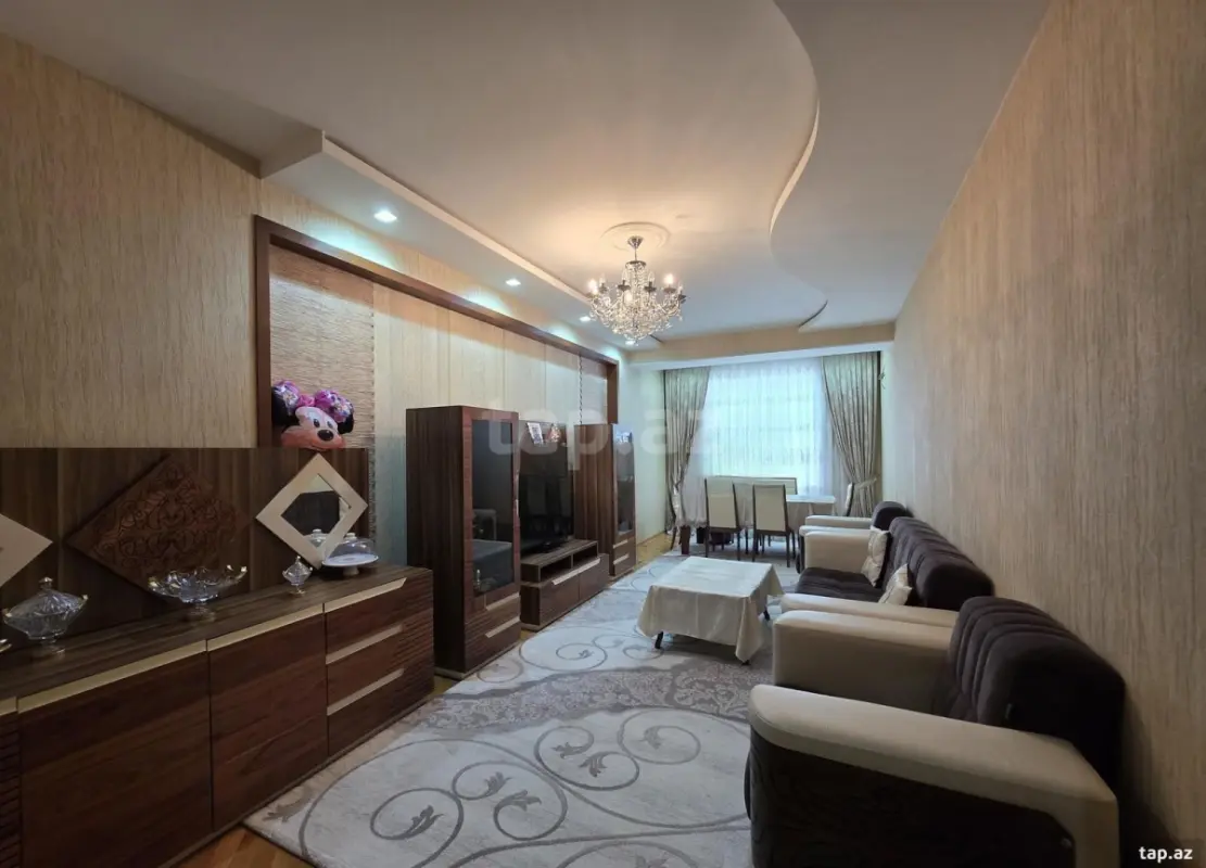Satılır 3 otaqlı yeni tikili 135 m²
