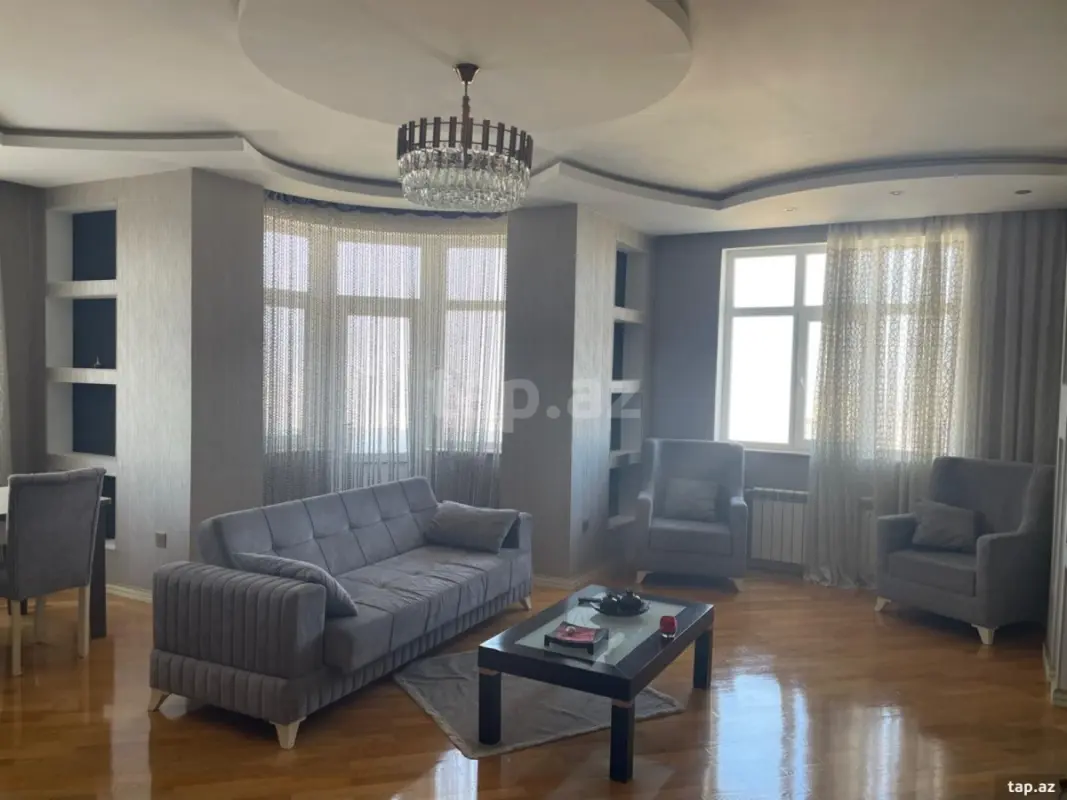 Kirayə verilir 3 otaqlı yeni tikili 145 m²