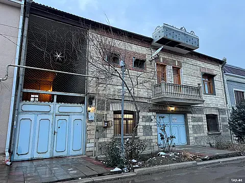 Satılır 5 otaqlı həyət evi 389 m² — Gəncə 5 otaq 389.00 m²