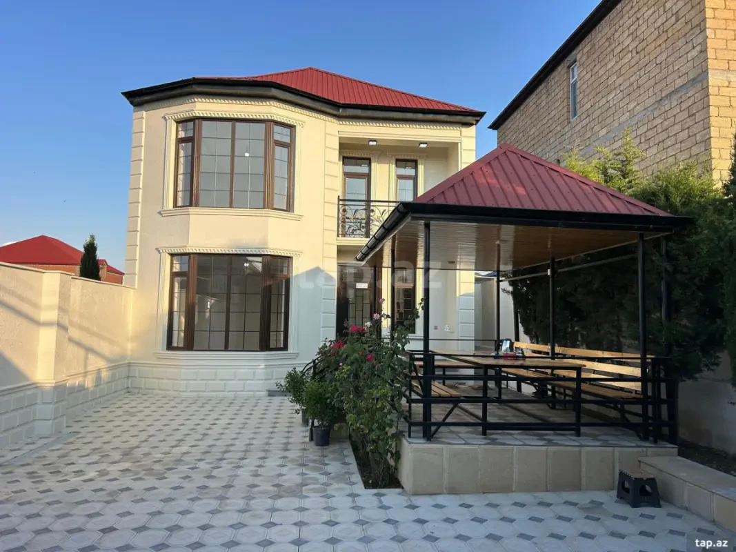Satılır 5 otaqlı həyət evi 180 m²