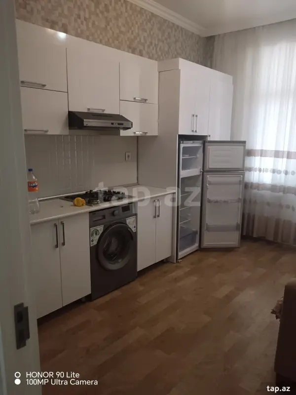 Kirayə verilir 2 otaqlı yeni tikili 80 m²