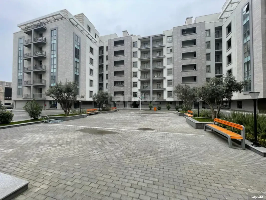 Satılır 4 otaqlı yeni tikili 225 m²