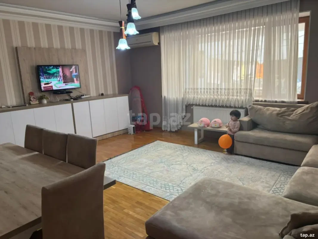 Kirayə verilir 5 otaqlı mənzil 150 m²