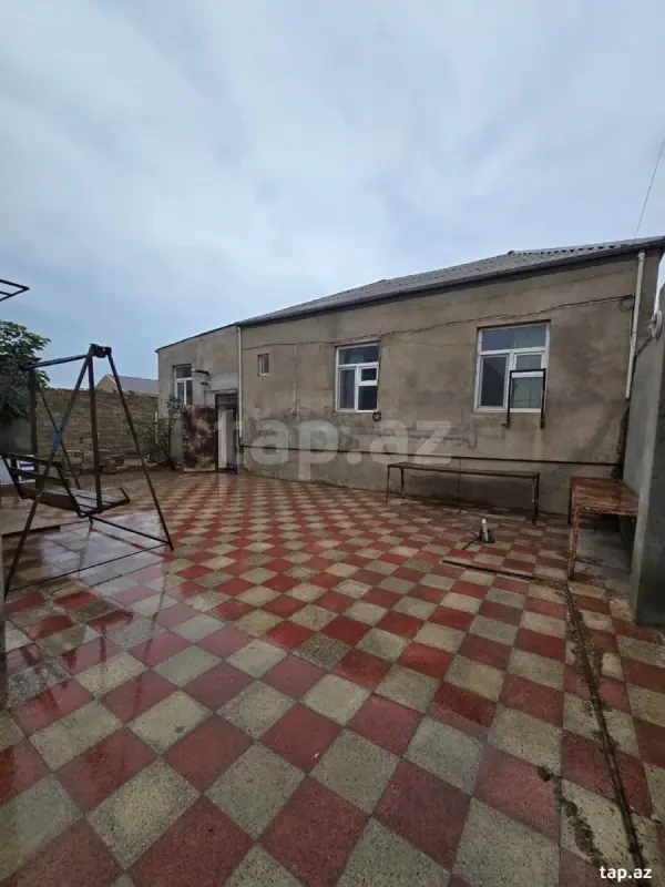 Satılır 5 otaqlı həyət evi 330 m²