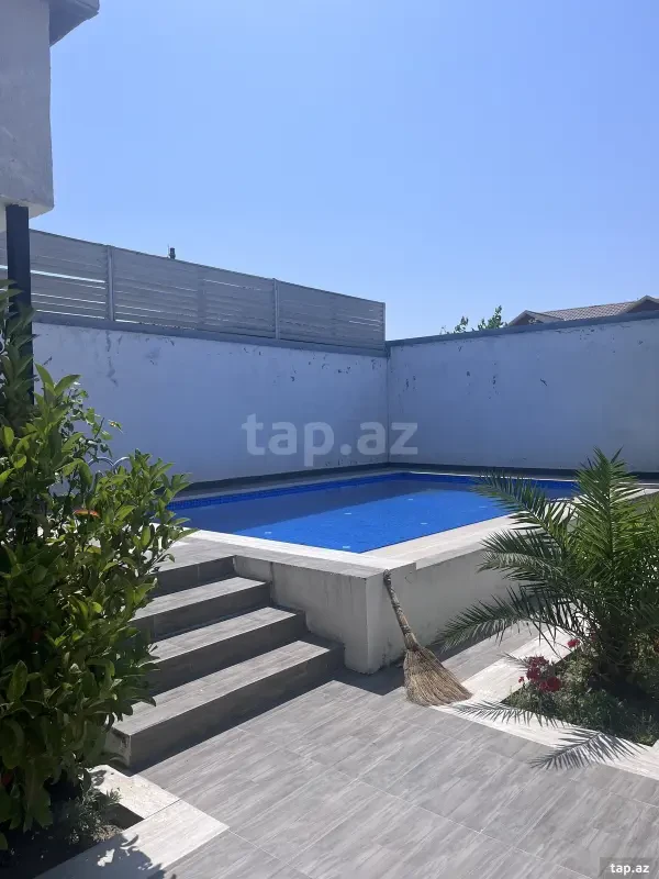 Satılır 4 otaqlı həyət evi 200 m²