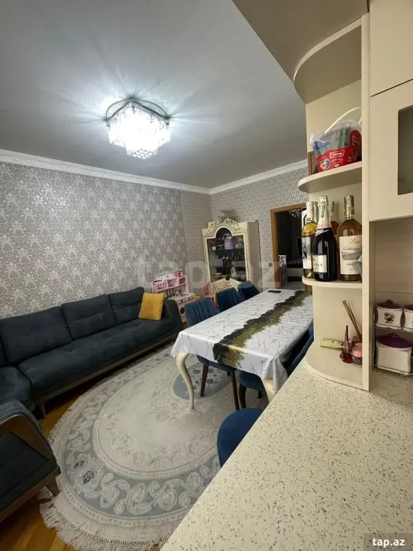Kirayə verilir 2 otaqlı mənzil 62 m²