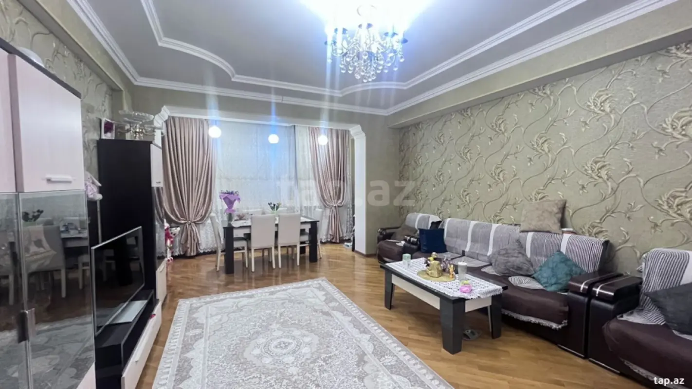 Satılır 3 otaqlı yeni tikili 120 m²