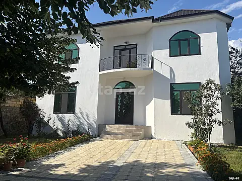 Kirayə verilir 5 otaqlı həyət evi 200 m² — Şəki 5 otaq 200.00 m²