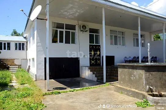 Kirayə verilir 4 otaqlı həyət evi 200 m² — Şəki 4 otaq 200.00 m²