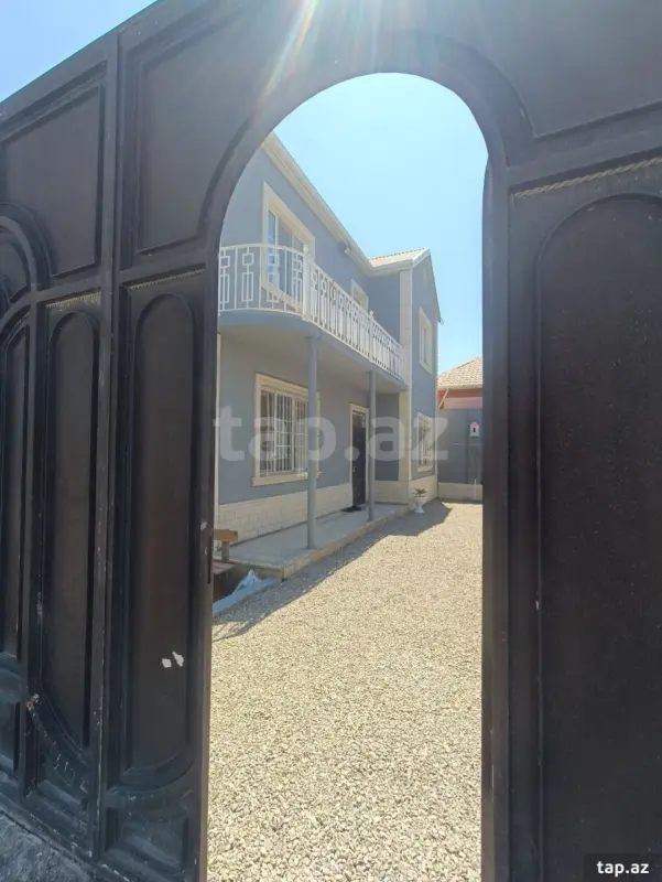 Satılır 5 otaqlı həyət evi 190 m²